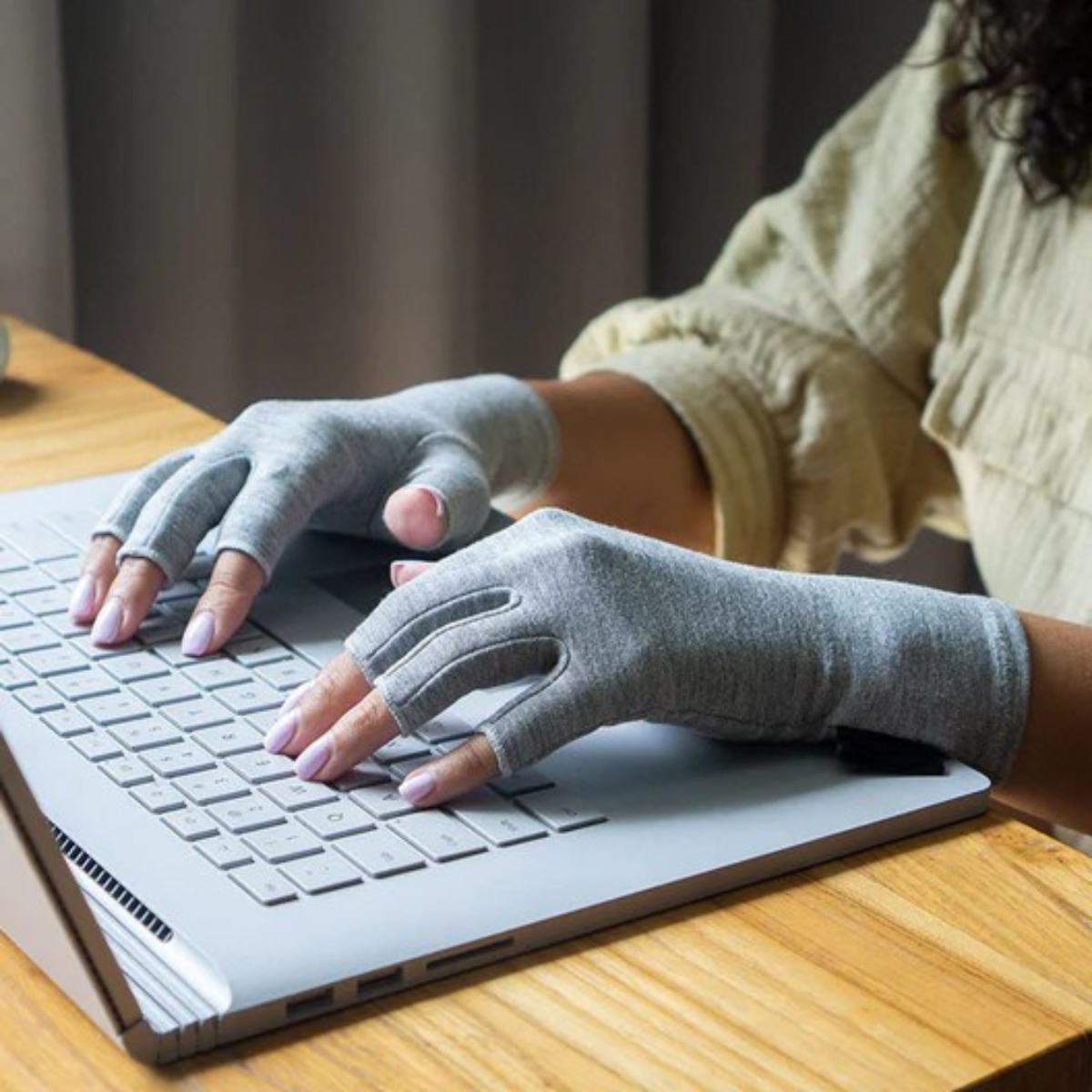 כפפות לחץ לידיים מבמבוק